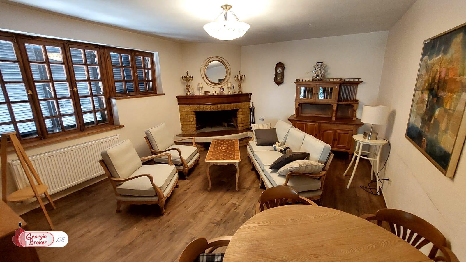 nearly repaired 8-room house for rent